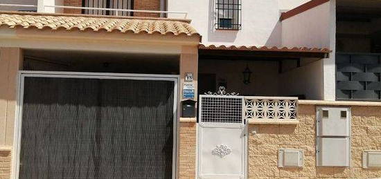 Casa adosada en Almonacid de Toledo