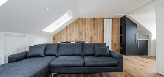 Maisonette to rent in Loraine Road, Holloway, London N7