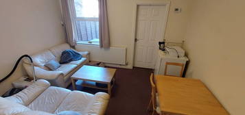 4 bed shared accommodation to rent