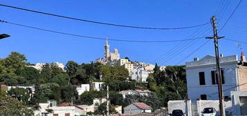 Appartement T2 MARSEILLE 13007 dans quartier très recherché au calme vue imprenable sur notre Dame de la Garde