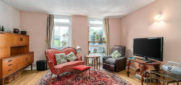 Maisonette for sale in Abbey Road, London NW8