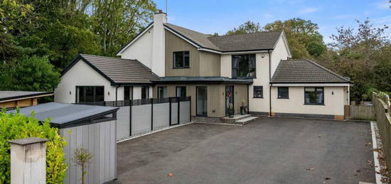 6 bedroom detached house for sale