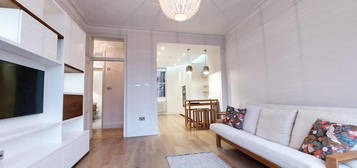 Flat to rent in Ridgmount Gardens, Fitzrovia, London WC1E