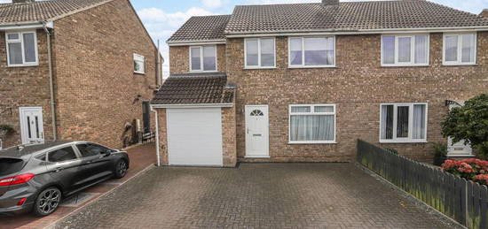 4 bedroom semi-detached house for sale