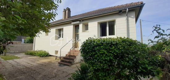 Maison traditionnelle de plain-pied  à vendre, 5 pièces, 3 chambres, 80 m²