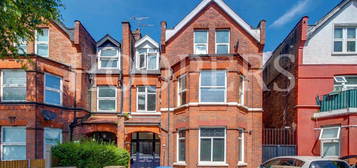 3 bed flat for sale