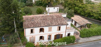 Villa unifamiliare Strada fangacci San C., Centro, Acqualagna