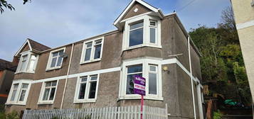 3 bed semi-detached house for sale