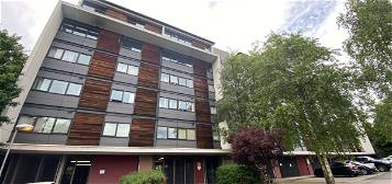 Flat to rent in Broadway, Salford M50
