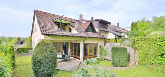 Idyllisches Zuhause in Stuttgart-Hofen mit zwei Wohneinheiten, Garten und Loggia!