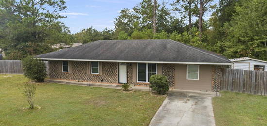 100 Grand Teton Ave, Ocean Springs, MS 39564