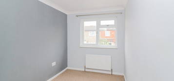 Terraced house to rent in Bygrove, Croydon CR0