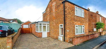 2 bedroom detached house for sale