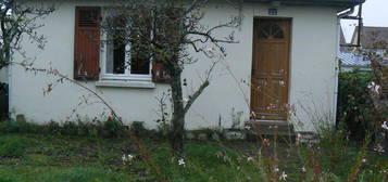 Charmante maison quatre pièces avec jardin