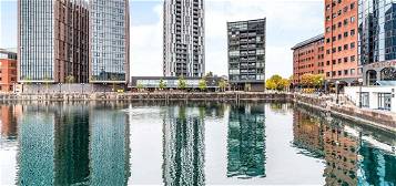 Flat to rent in The Quays, Salford M50