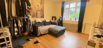 Studio to rent in Boston Road, London W7