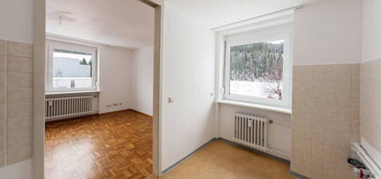 * * MIETER GESUCHT * * Top gelegene 2-Zimmer-Wohnung o. Balkon