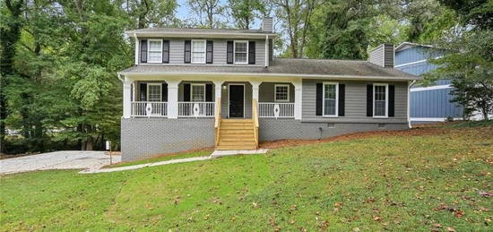 529 Rockborough Ter, Stone Mountain, GA 30083