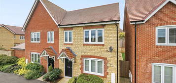 3 bed semi-detached house for sale