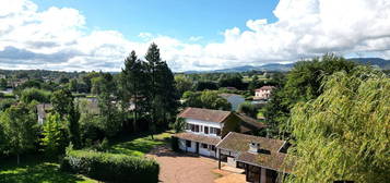 Maison  à vendre, 8 pièces, 4 chambres, 221 m²