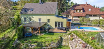 Prodej rodinného domu 140 m², pozemek 2 517 m²