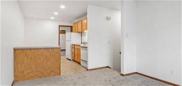 Twin Peaks Apartments, 881-889 Janesville St #17139725, Oregon, WI 53575