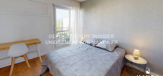 Location appartement 5 pièces 12 m²