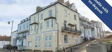 Flat to rent in Central Parade, Herne Bay CT6