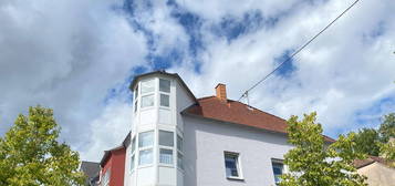 Dachgeschosswohnung mit großzügiger Loggia und viel Tageslicht