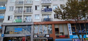 BEYAZ GAYRİMENKULDEN MERKEZDE SATILIK 1+1 DAİRE