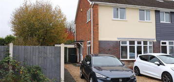 3 bedroom semi-detached house to rent