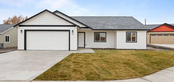 919 W  Pine Dr, Moses Lake, WA 98837