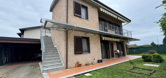 Villa bifamiliare Strada Rocca 3, Villa del Foro, Alessandria