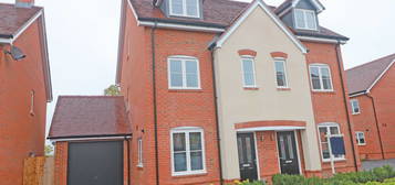 4 bed town house to rent