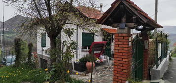 Casa indipendente con giardino