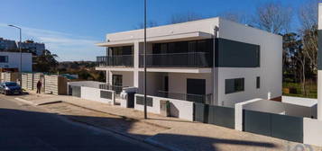 Casa / Villa T4 em Tavarede de 174,00 m2