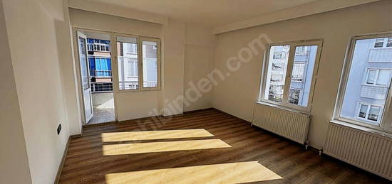 2+2 Kiralık Daire + Emniyet karşısında + Asansörlü 110 m2