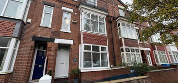 Flat to rent in Grosvenor Road, Manchester M16