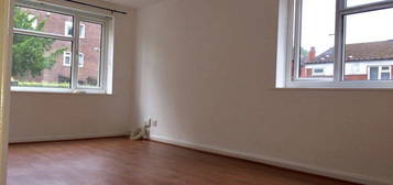 Flat to rent in Claremont Road, Salford M6