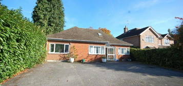 5 bedroom detached house