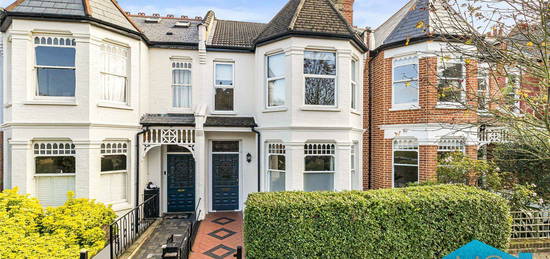 Flat for sale in Rosebery Road, London N10