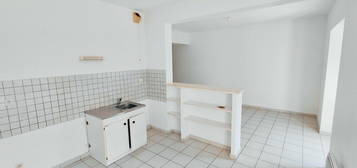 AUBENAS - APPARTEMENT 2 PIECES 47m2