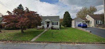 91 N  Liberty St, Nazareth, PA 18064