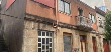 Casa adosada en avenida De Ramón Nieto en Lavadores, Vigo