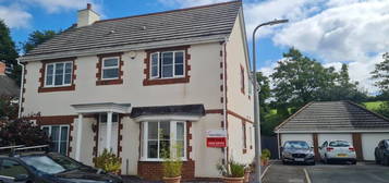 4 bed detached house to rent