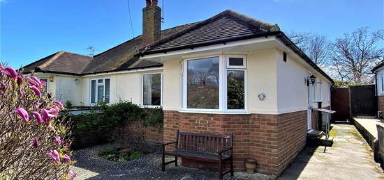 Bungalow to rent in Grangecourt Drive, Bexhill-On-Sea TN39