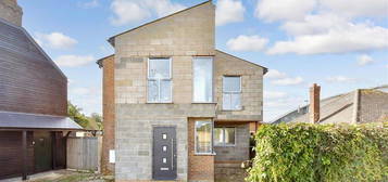 3 bed detached house for sale