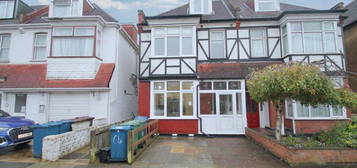 Flat for sale in Welldon Crescent, Harrow-On-The-Hill, Harrow HA1