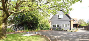 4 bed detached house for sale