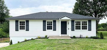 1208 N Atherton Rd, Independence, MO 64056